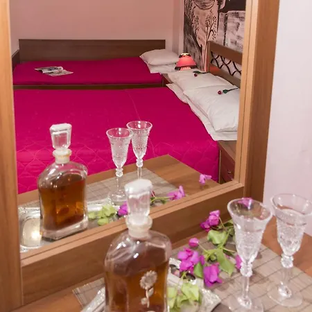 Mary Guest house *